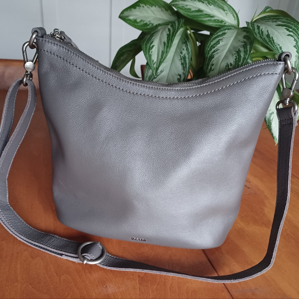 Like New The Sak Bag.